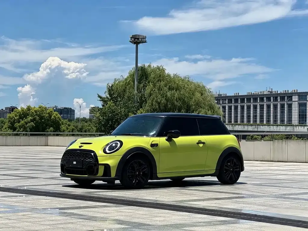 MINI Cooper (3-door) — фото 1