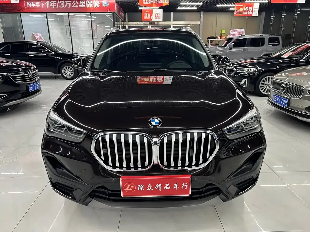 BMW X1 — фото 1