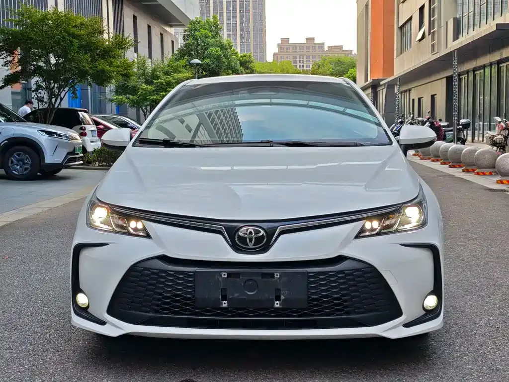 Toyota Corolla — фото 6