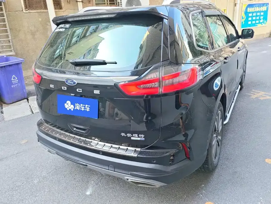 Ford Edge — фото 10
