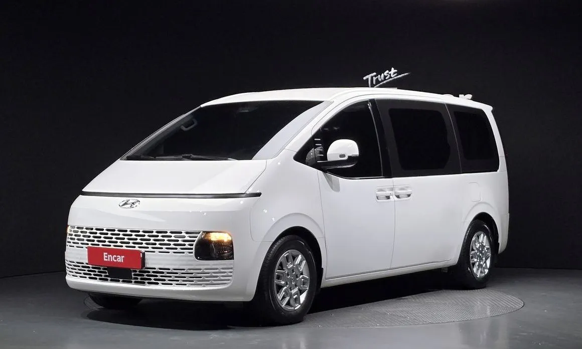 Hyundai Staria — фото 1