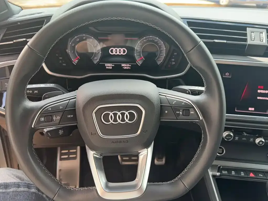 Audi Q3 — фото 10