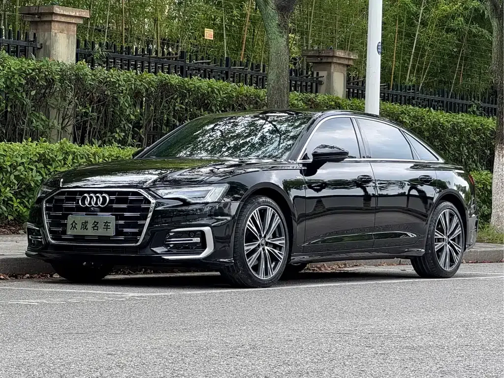 Audi A6L — фото 1