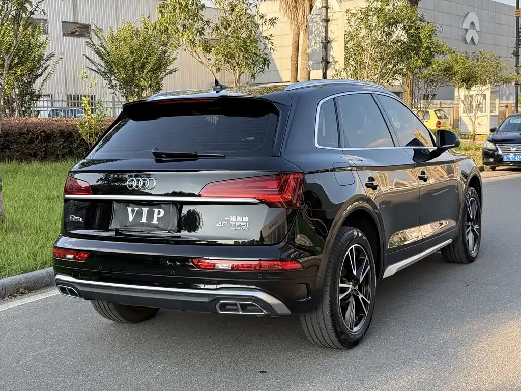 Audi Q5L — фото 7