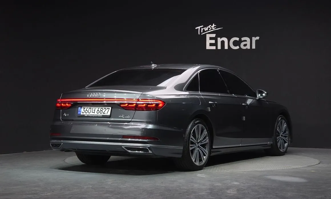 Audi A8 — фото 7