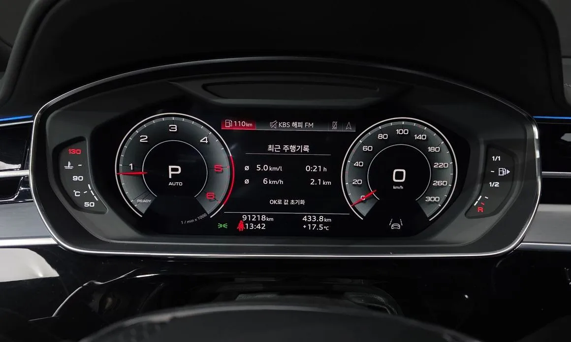 Audi A8 — фото 3