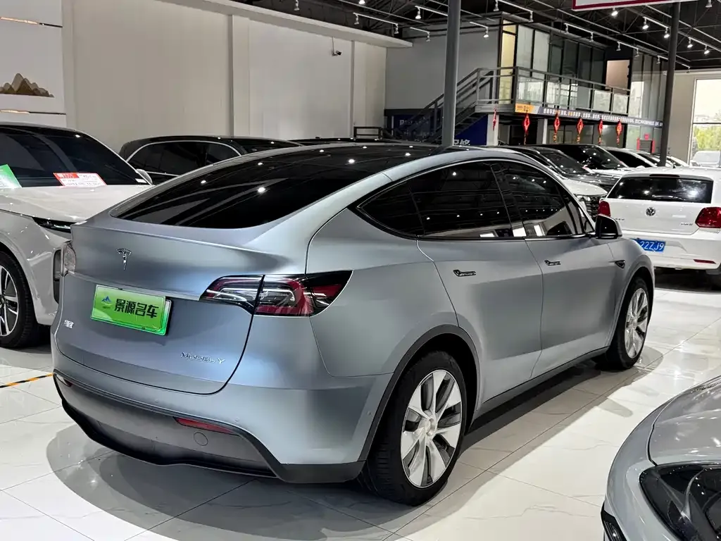 Tesla Model Y — фото 7