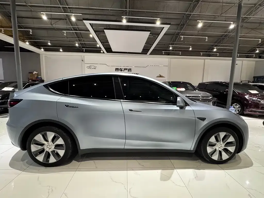 Tesla Model Y — фото 6