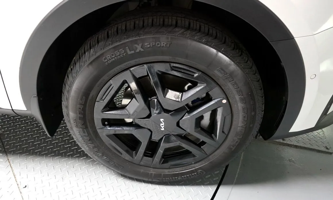 Kia Sorento — фото 9
