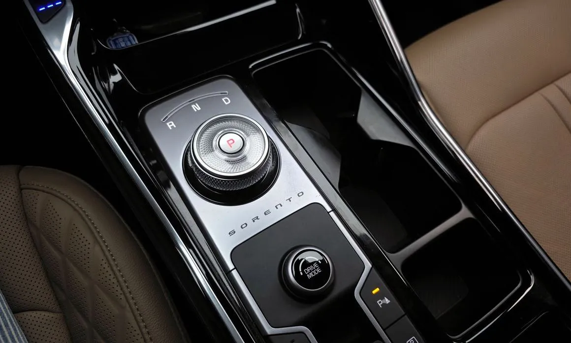 Kia Sorento — фото 7