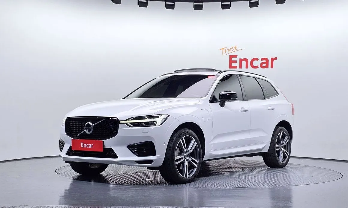 Volvo XC60 — фото 1