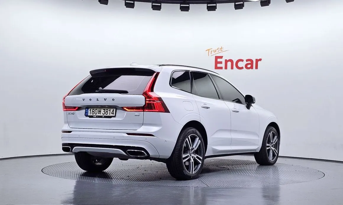Volvo XC60 — фото 3
