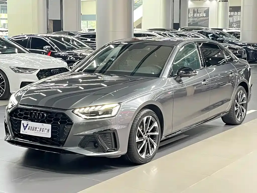 Audi A4L — фото 1