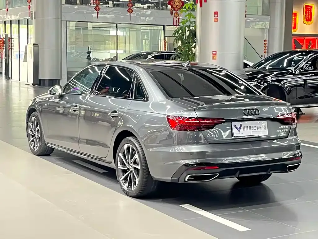 Audi A4L — фото 2