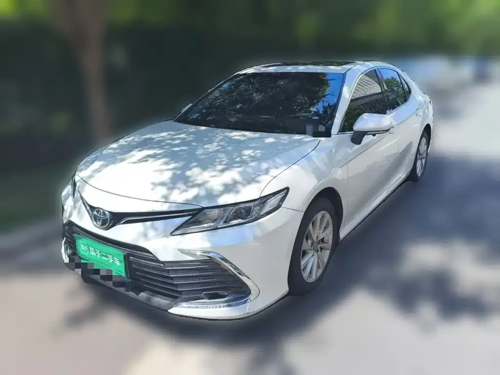 Toyota Camry — фото 4