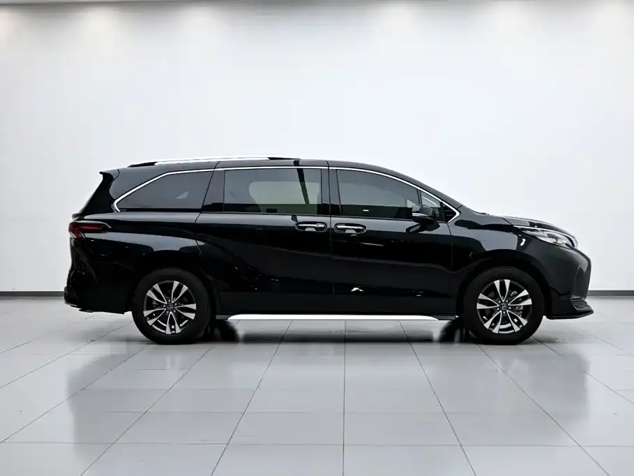 Toyota Granvia — фото 5
