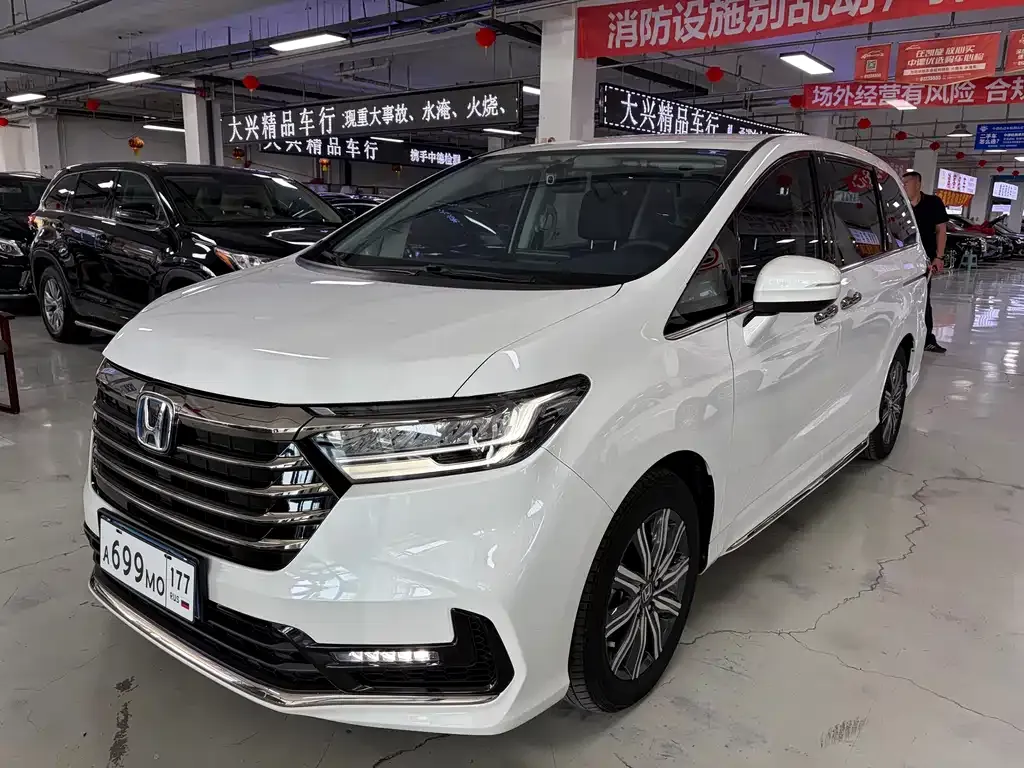 Honda Odyssey — фото 1