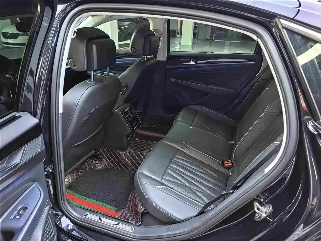 Volkswagen Passat — фото 2