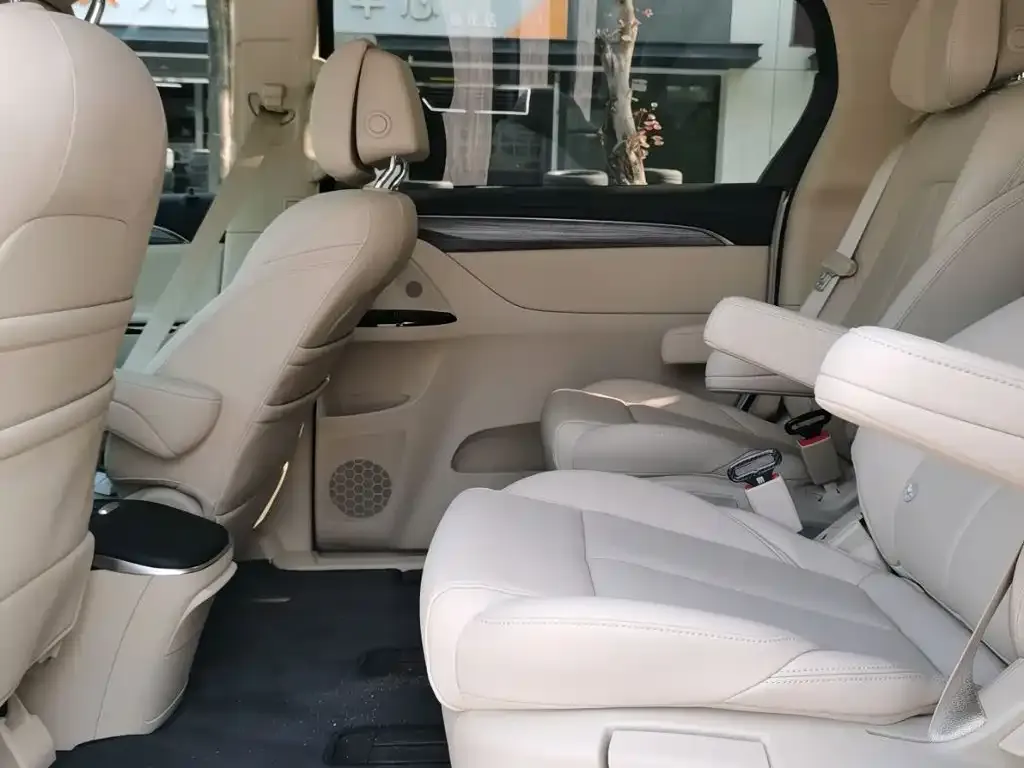 Buick GL8 Hybrid — фото 3