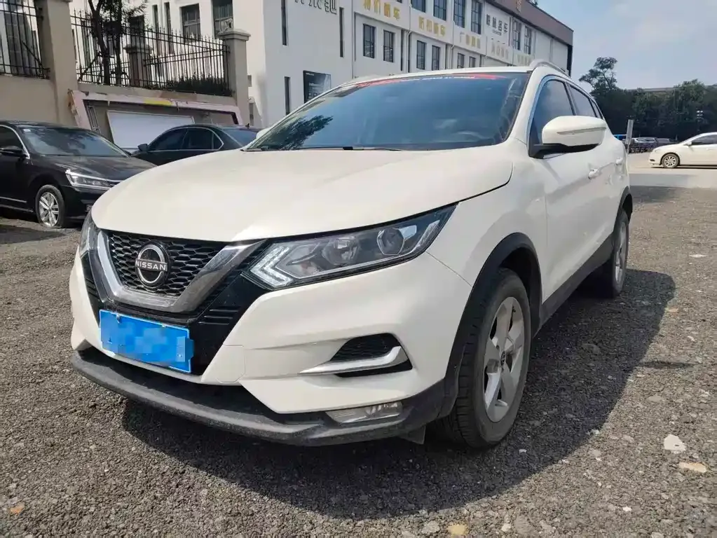 Nissan Qashqai — фото 1