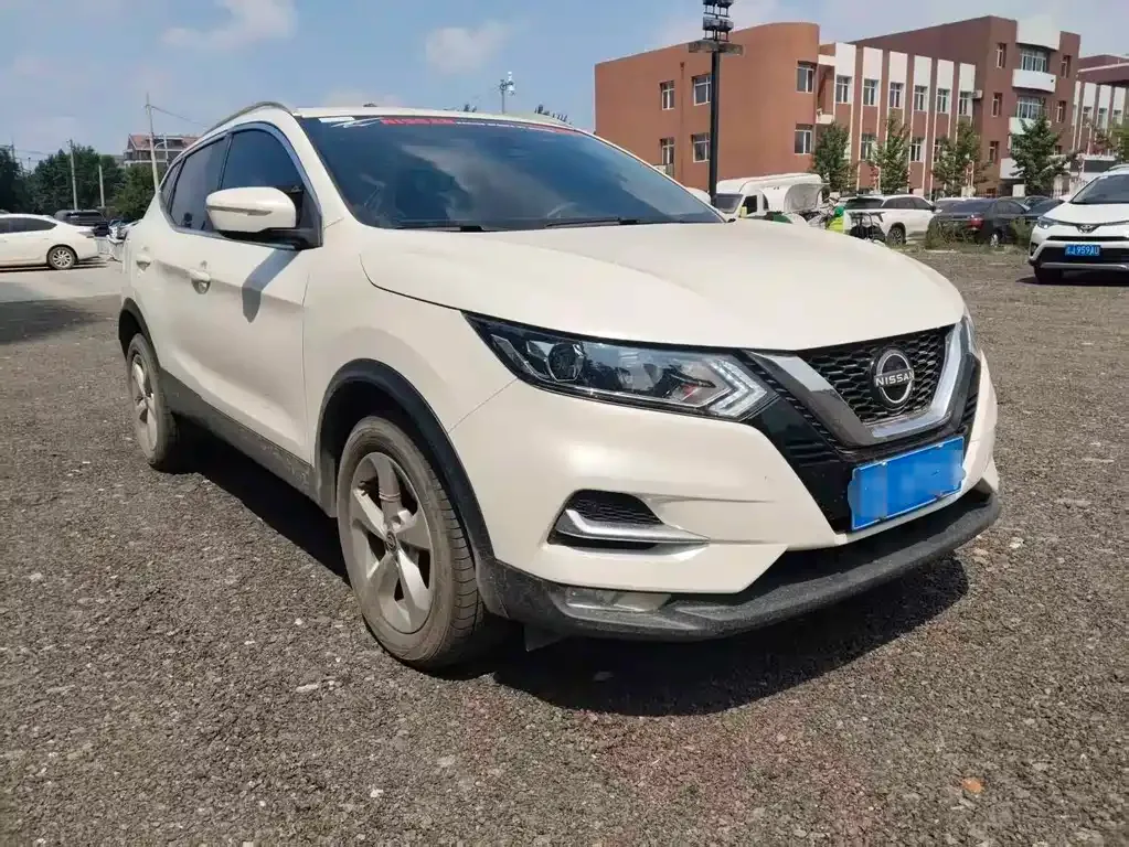 Nissan Qashqai — фото 6