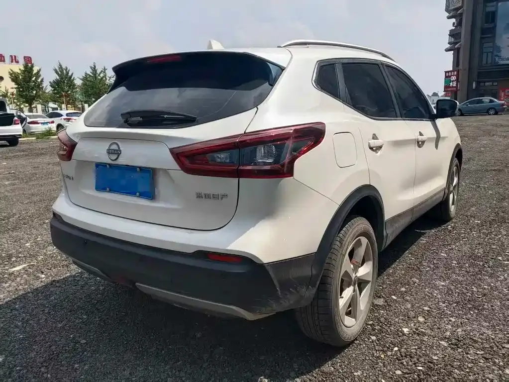 Nissan Qashqai — фото 4