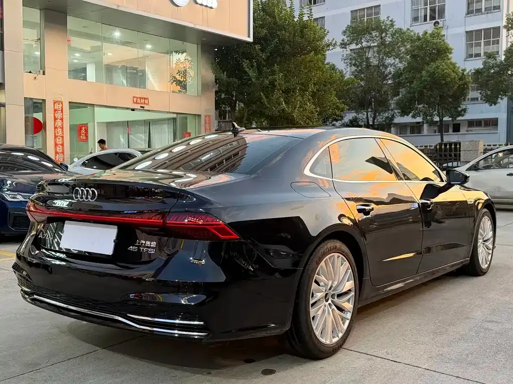 Audi A7L — фото 8