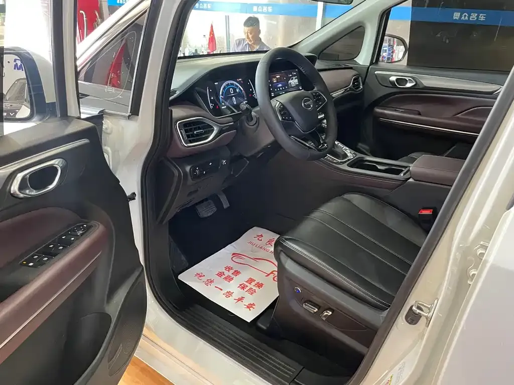 GAC Motor Trumpchi M6 — фото 8