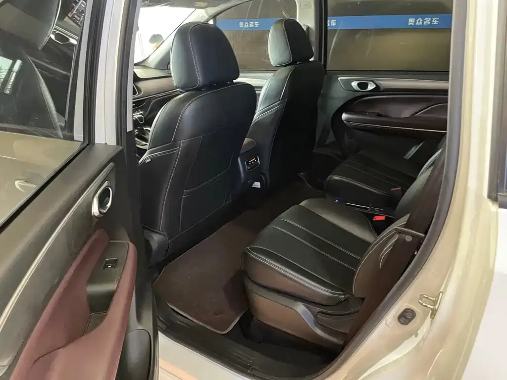 GAC Motor Trumpchi M6 — фото 2