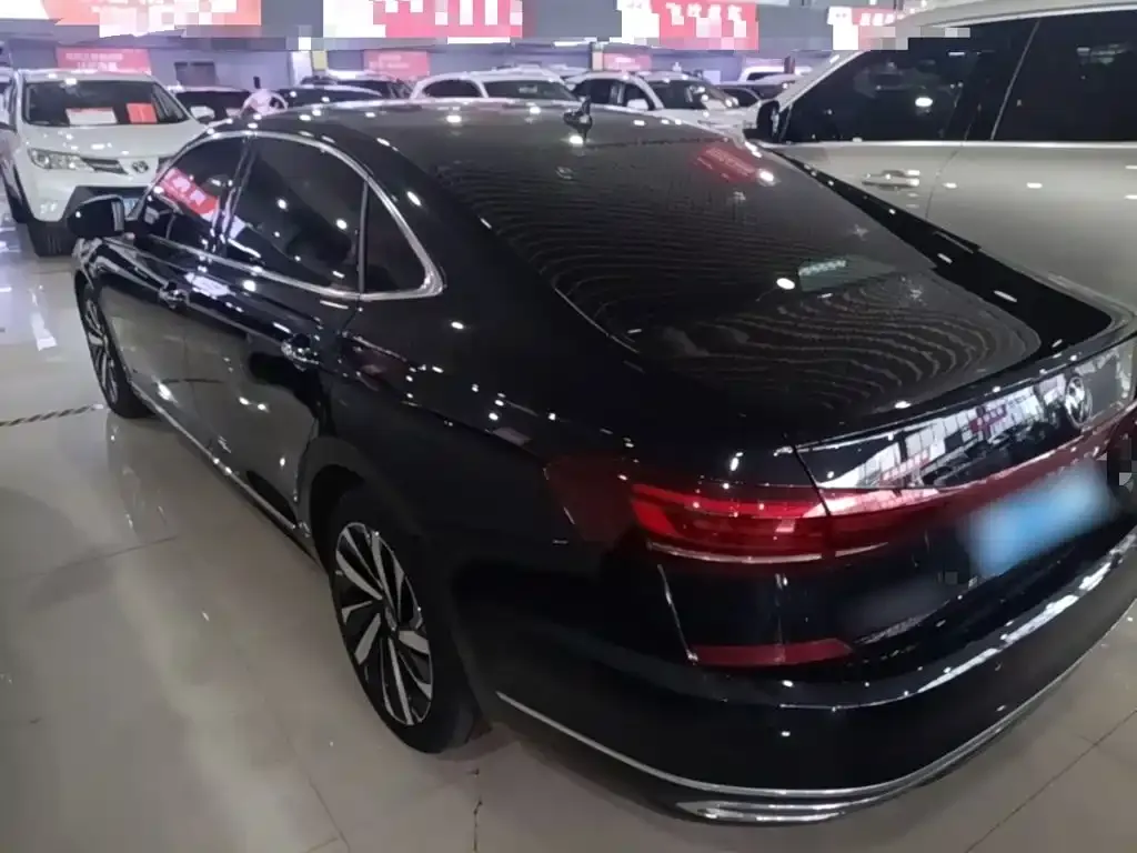 Volkswagen Passat — фото 6
