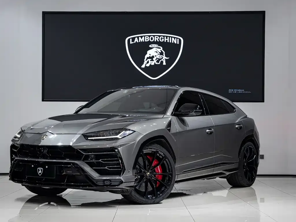 Lamborghini Urus — фото 1