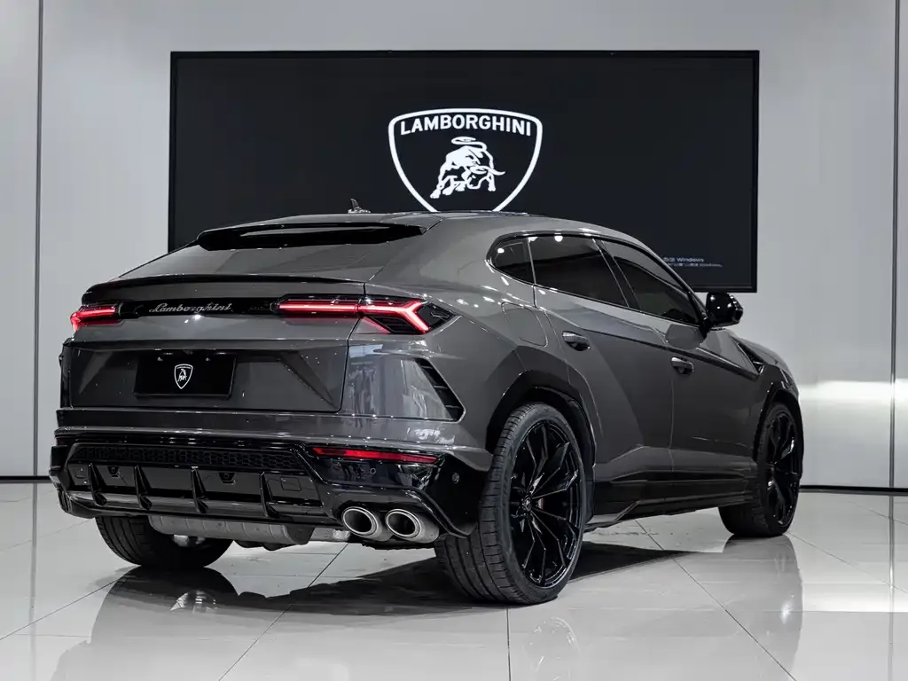 Lamborghini Urus — фото 10