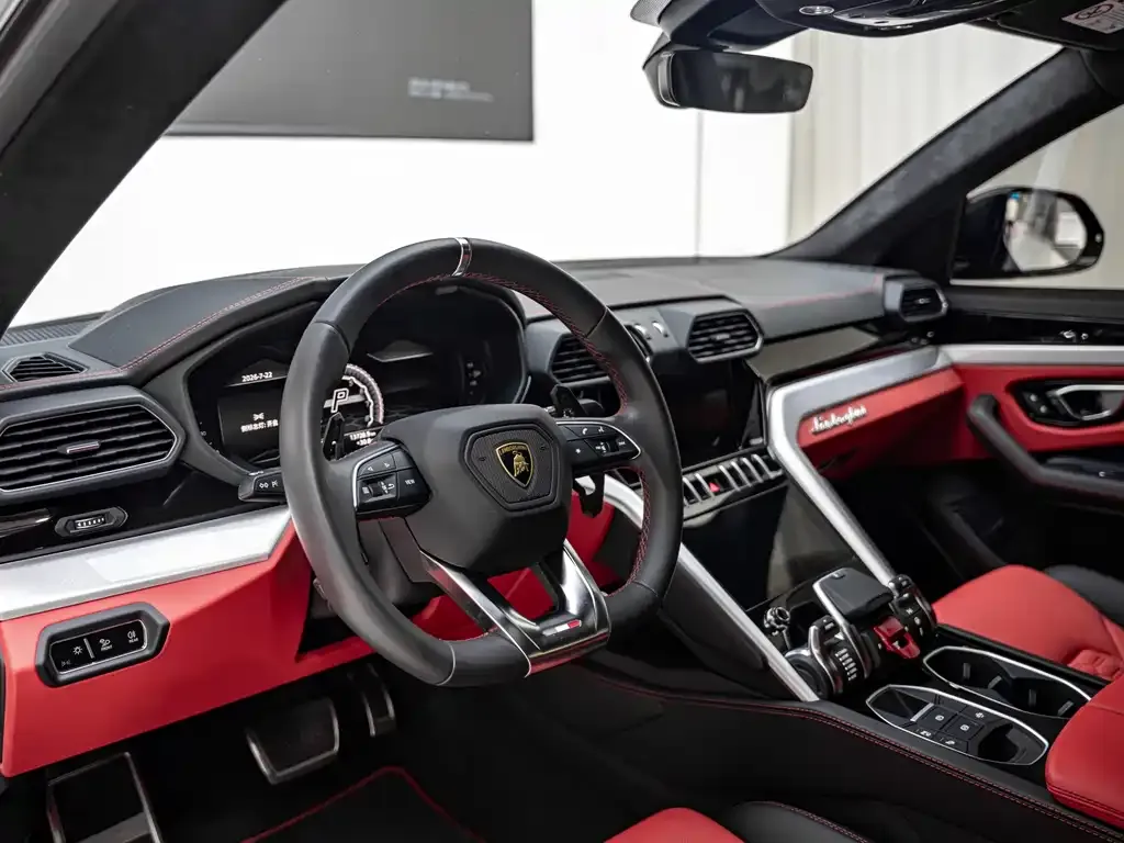 Lamborghini Urus — фото 9