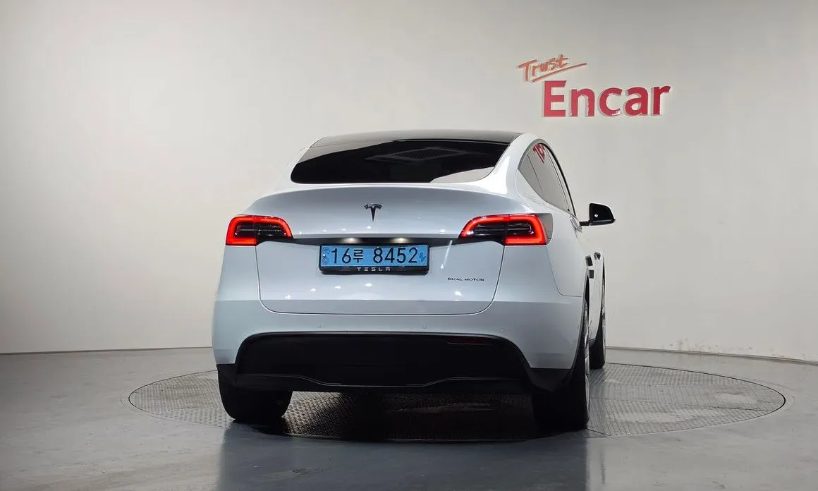 Tesla Model Y — фото 5