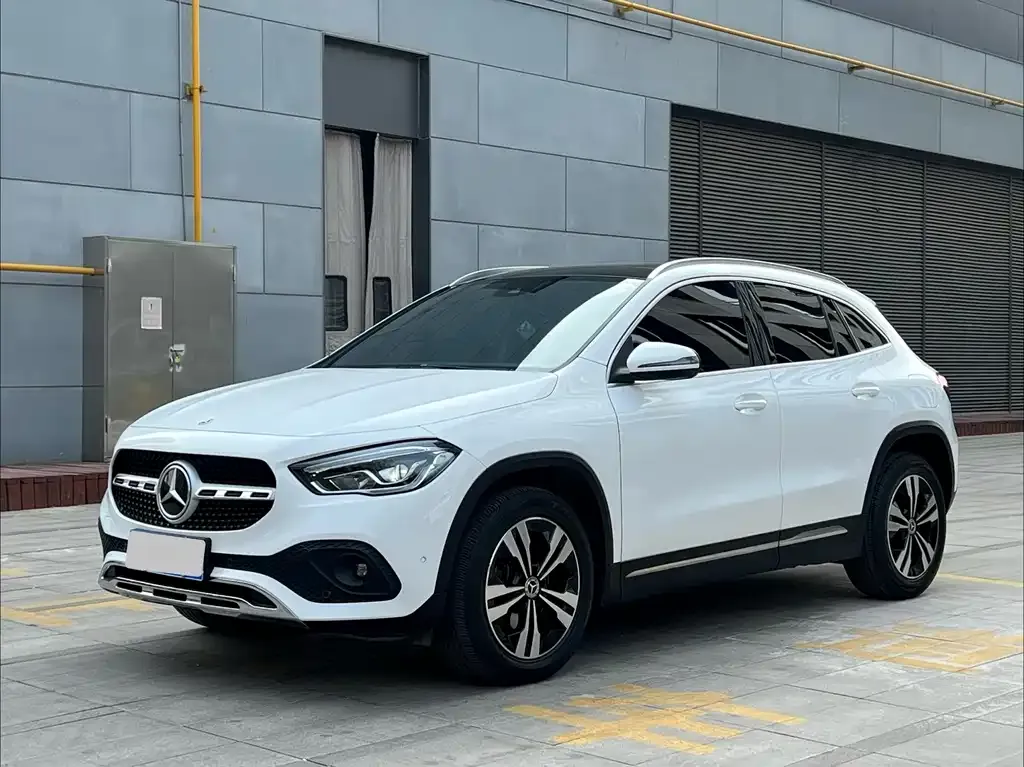 Mercedes-Benz GLA — фото 1