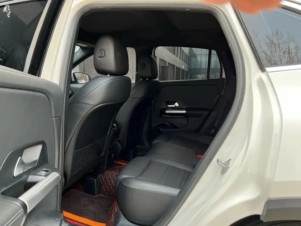 Mercedes-Benz GLA — фото 6