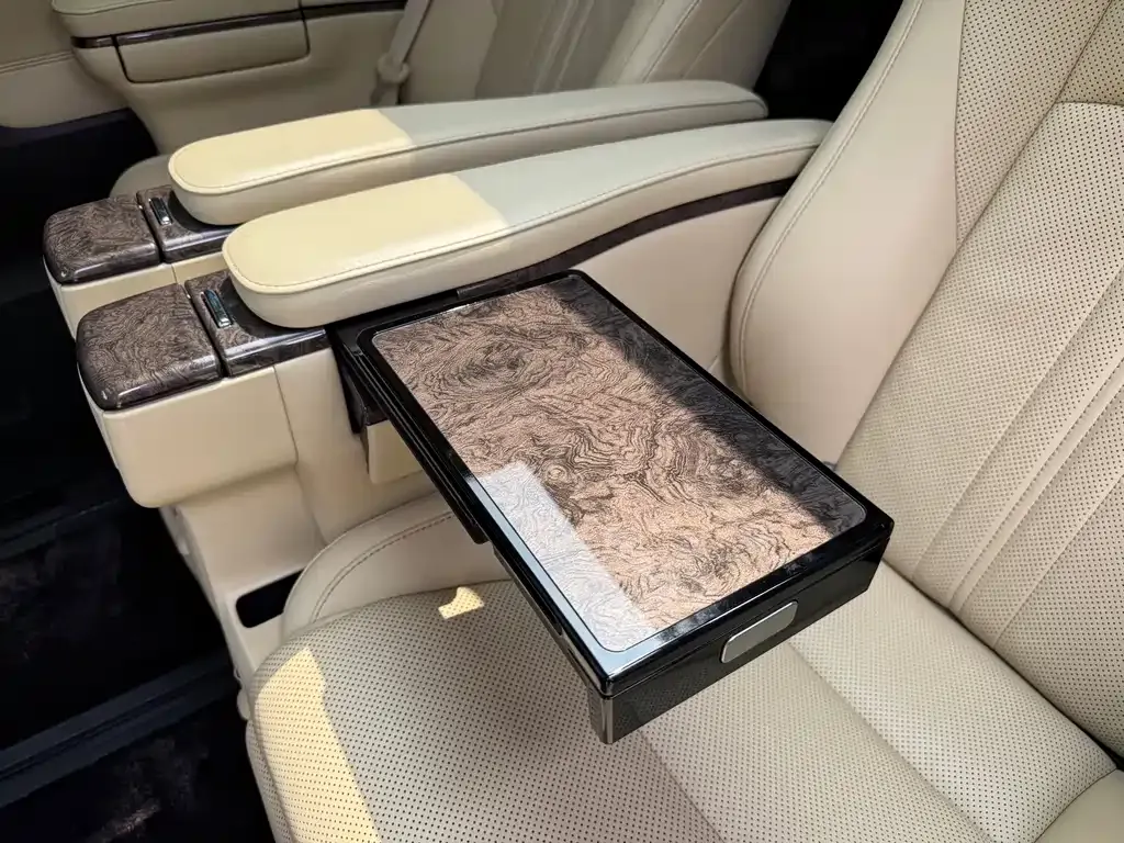 Toyota Alphard — фото 10