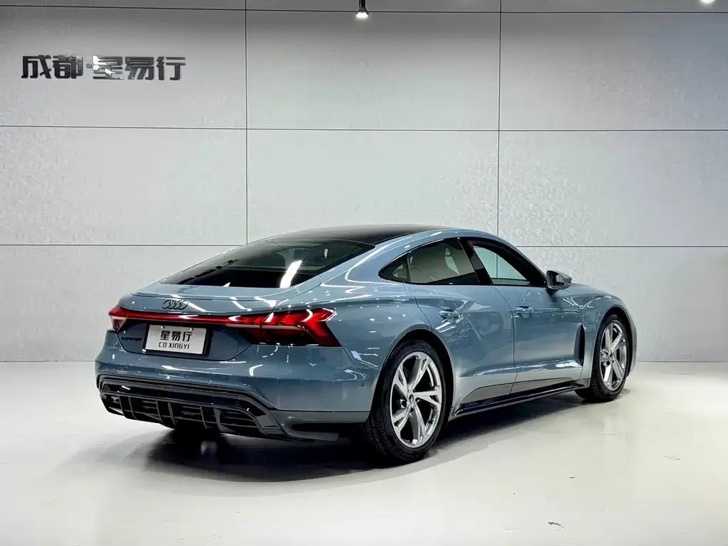 Audi e-tron GT — фото 8