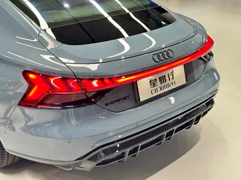 Audi e-tron GT — фото 7