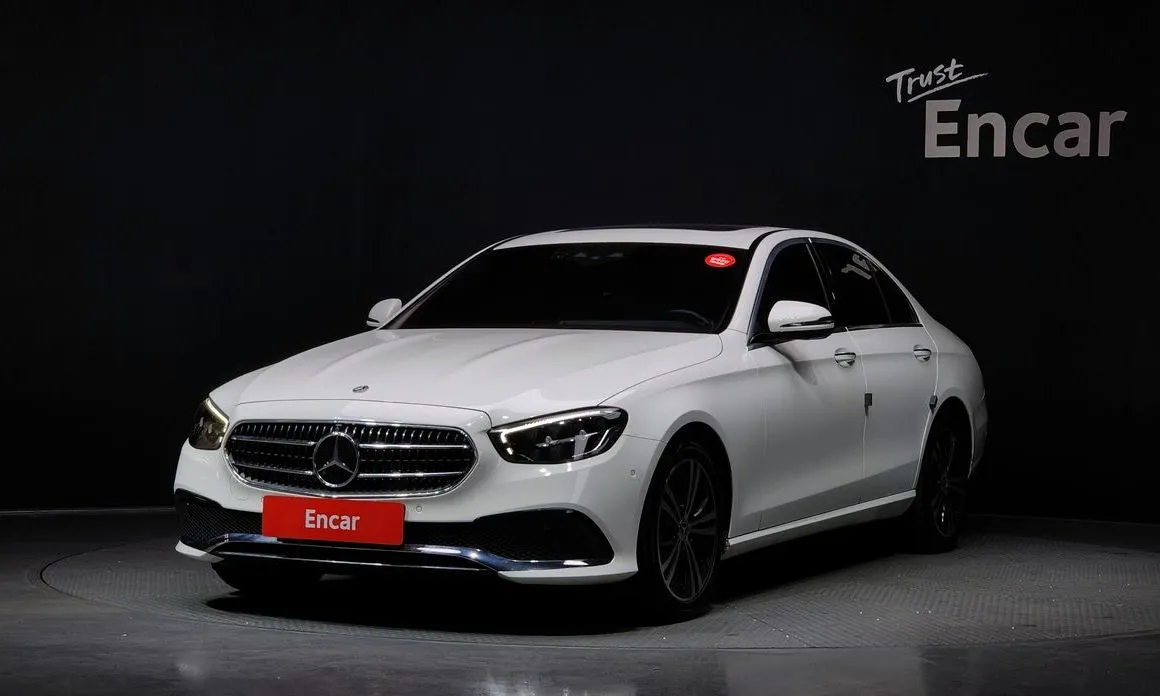 Mercedes-Benz E-Class — фото 1