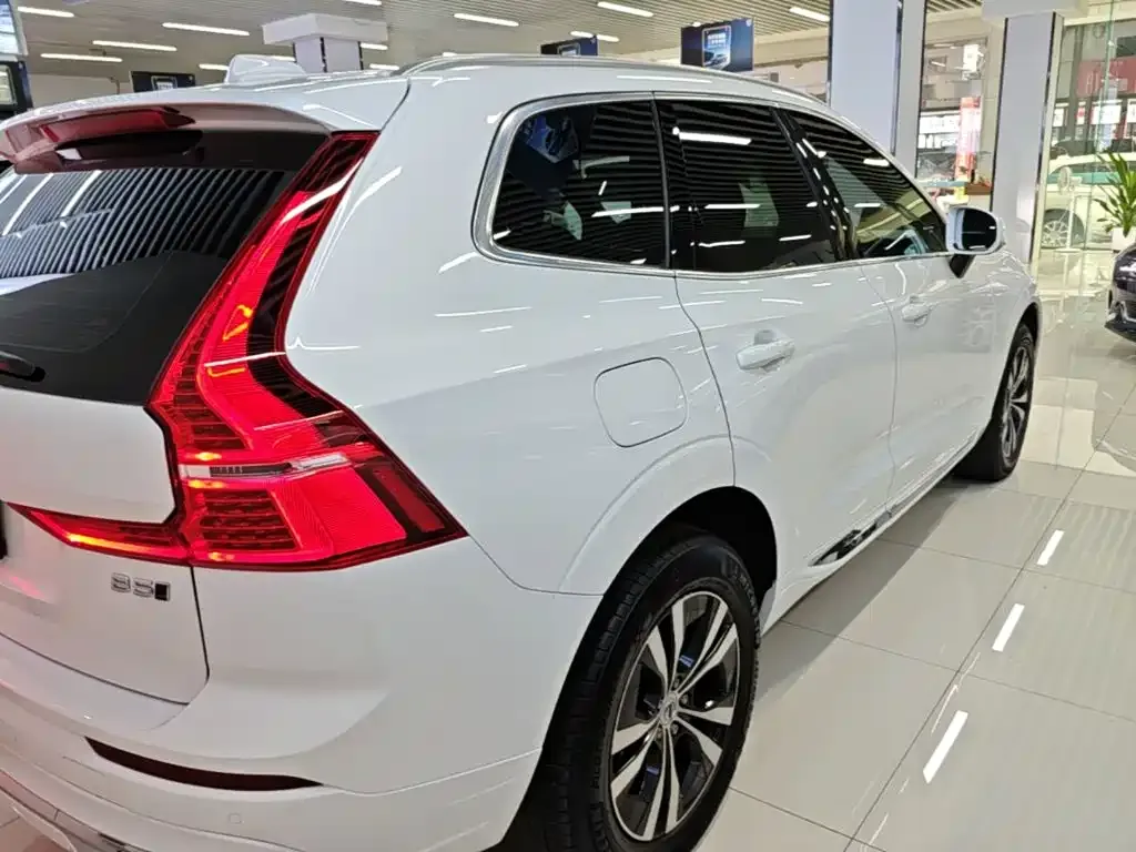 Volvo XC60 — фото 4