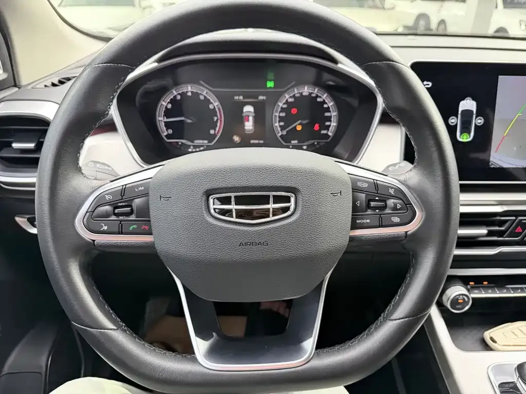 Geely Binyue — фото 10