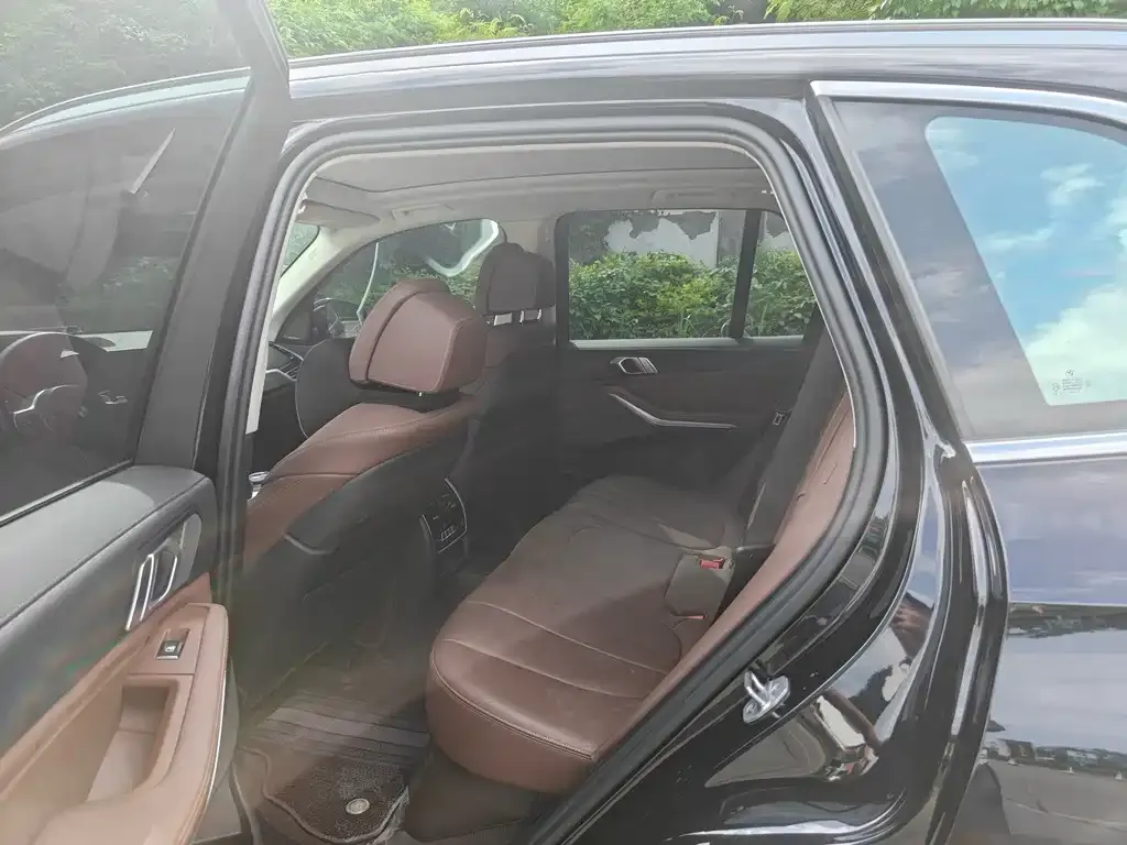 BMW X5 (Import) — фото 2