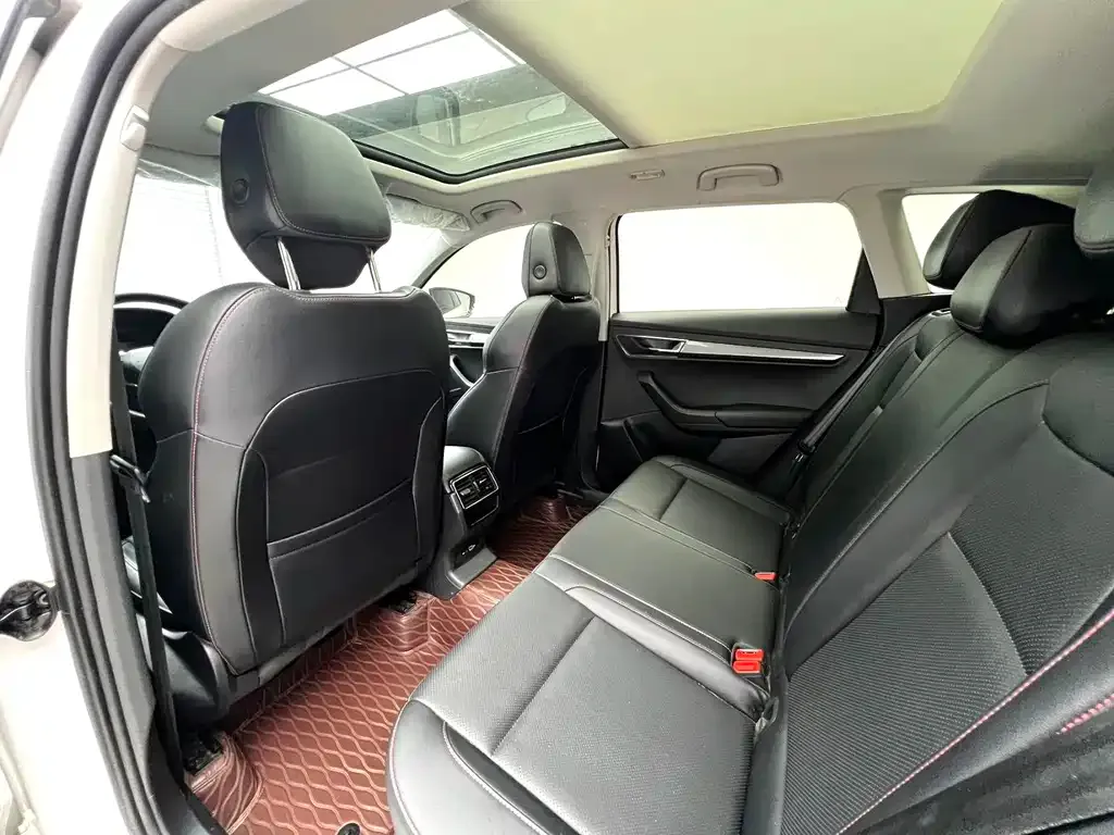 Skoda Karoq — фото 10