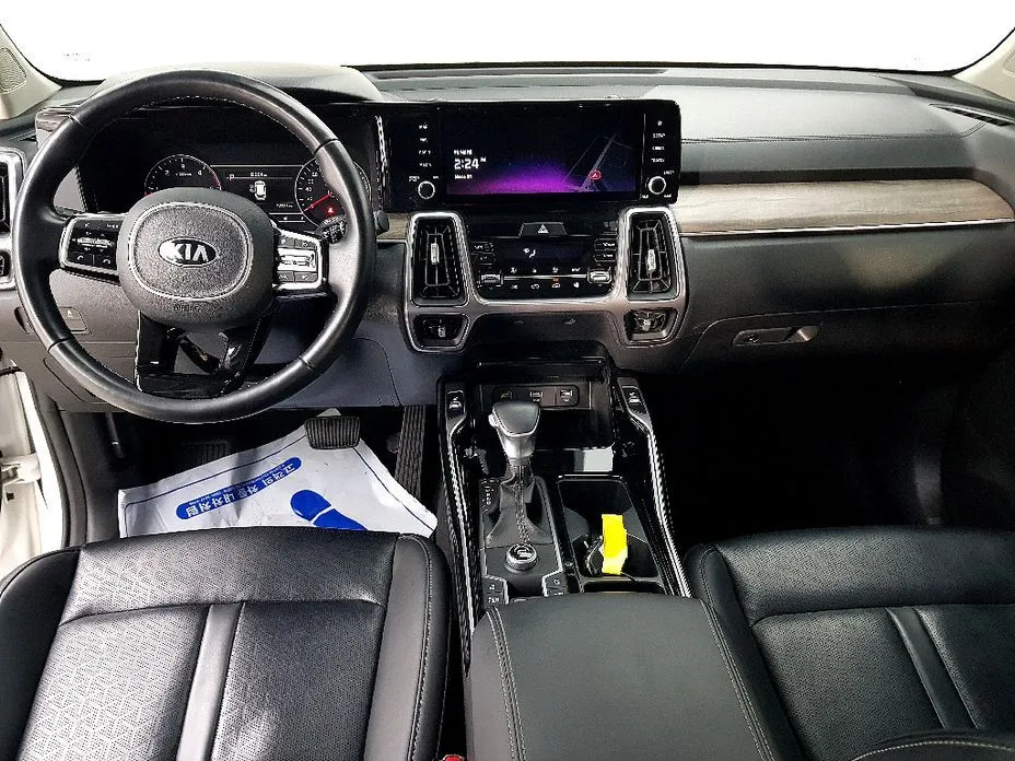 Kia Sorento — фото 10