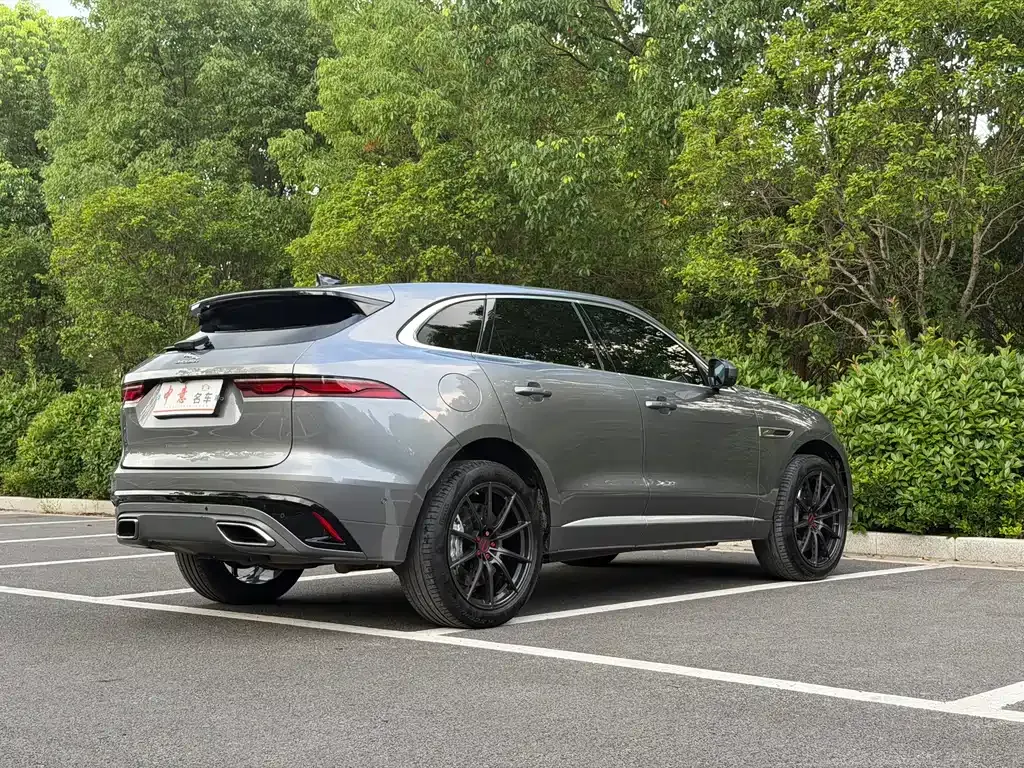 Jaguar F-PACE — фото 6