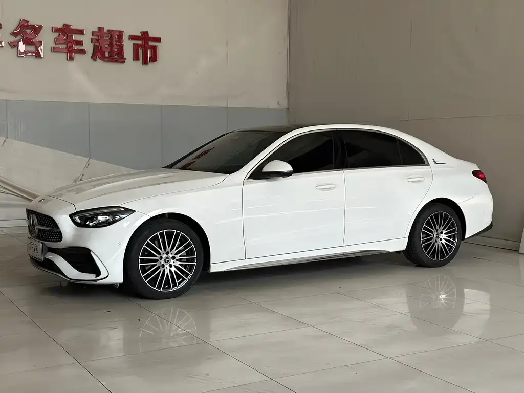 Mercedes-Benz C-Class — фото 1