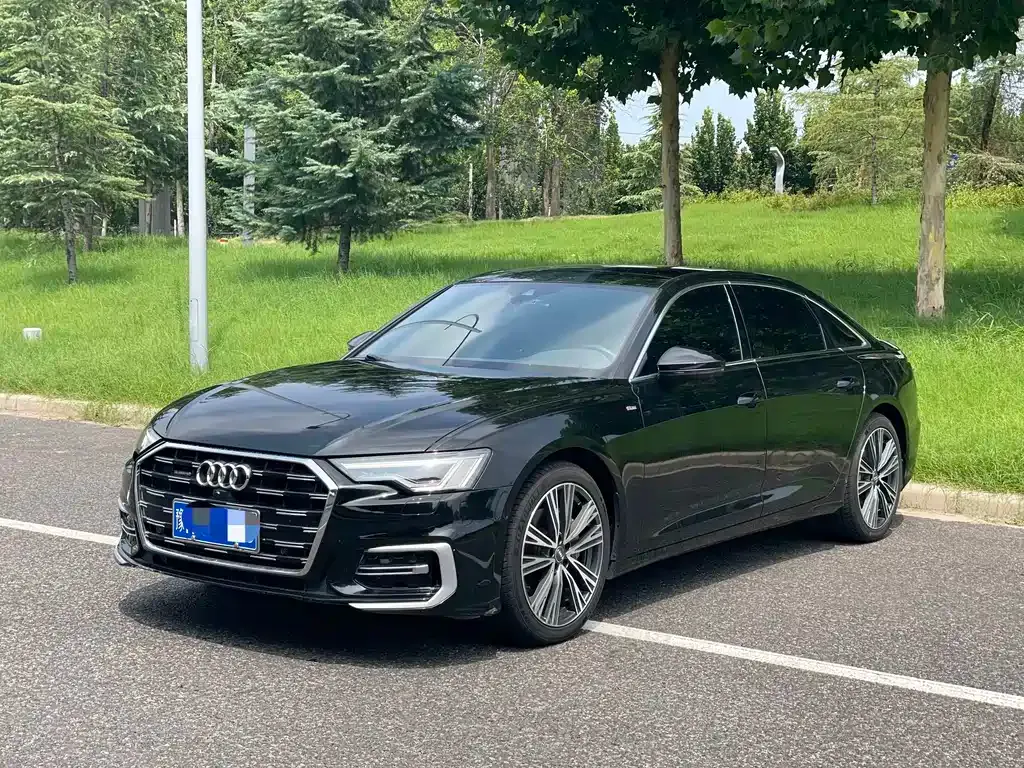 Audi A6L — фото 1