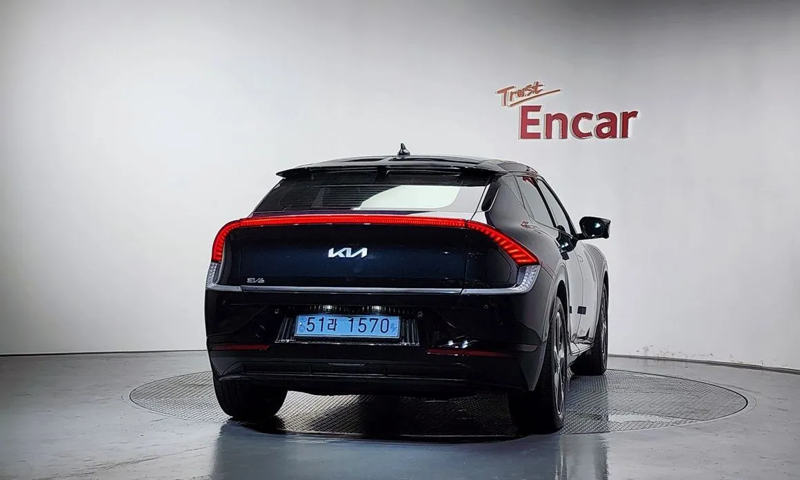 Kia EV6 — фото 8