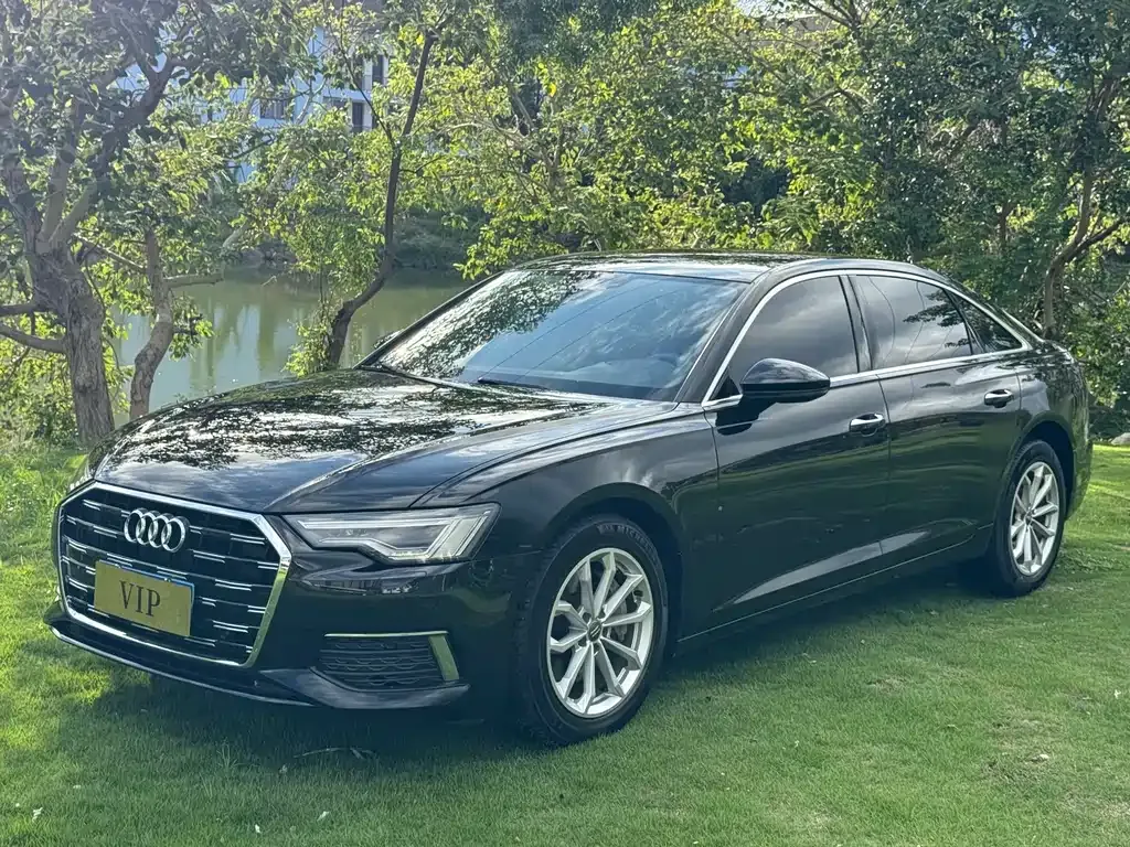Audi A6L — фото 1